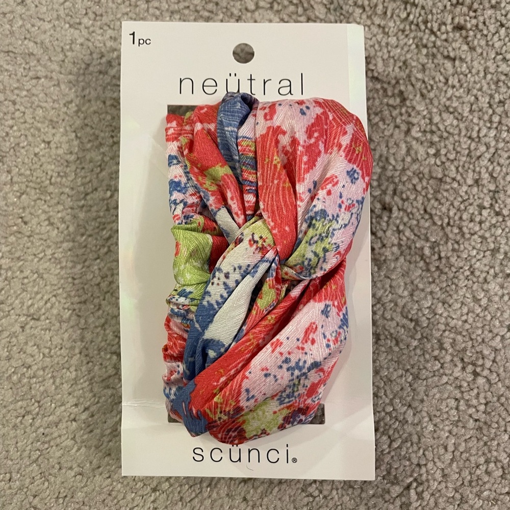 Neutral Scunci Headwrap